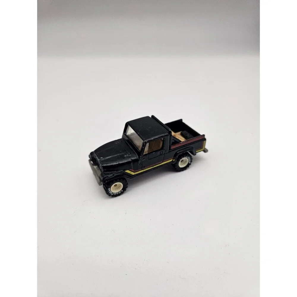 Hot Wheels 1983 Black - JEEP SCRAMBLER - Real Riders White Hubs #4370